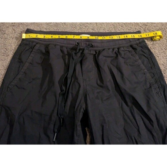 L.L. Bean Stretch Ripstop Pull-On Slim-Leg Capri Pants WOmen's Med Petite - Picture 4 of 6